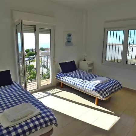 Opp Beach Nerja, Costa Del Sol. Sleeps 12+ Nerja