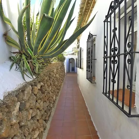 Opp Beach Nerja, Costa Del Sol. Sleeps 12+ * Nerja