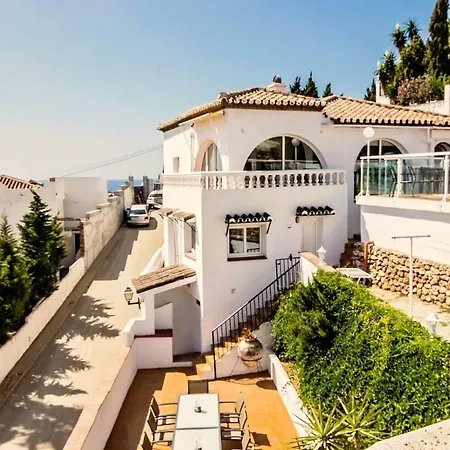 Opp Beach Nerja, Costa Del Sol. Sleeps 12+ * Nerja